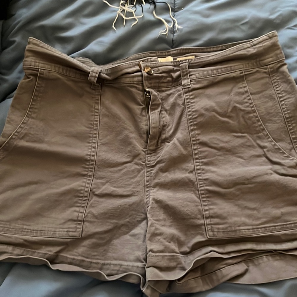 Gray Shorts with pockets